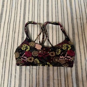 Lululemon free to be bra